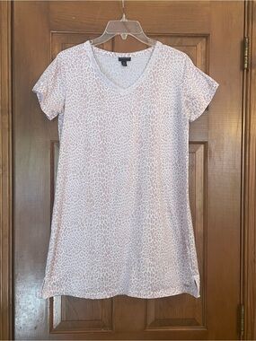 Tahari Blush Pink Leopard Print V-Neck Sleep Shirt Polyester/Spandex Size Small